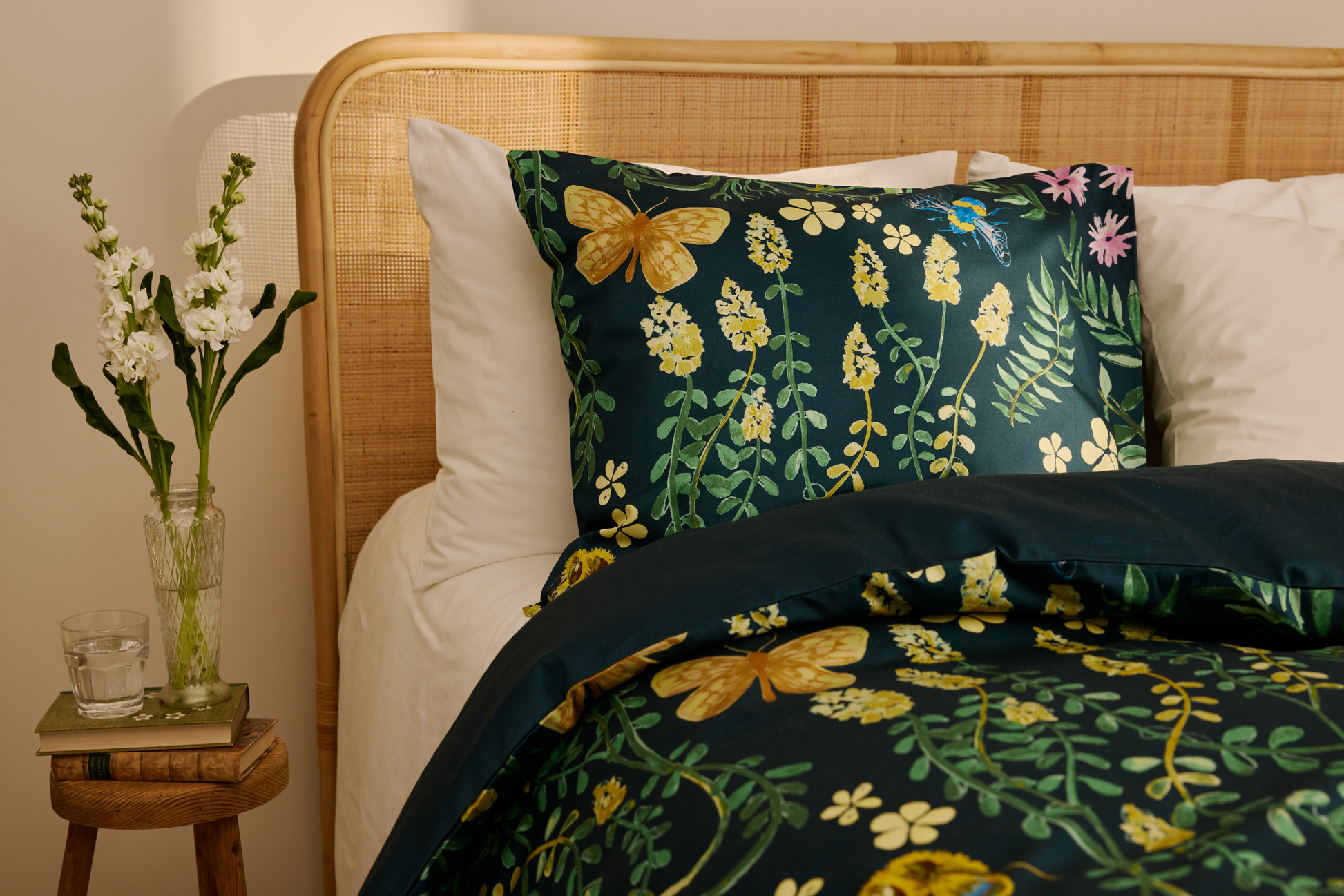 60712-5504-01-06_2; Finlayson Puutarhajuhla Satiinipussilakanasetti Petrooli / Keltainen / 150x210 + 50x60 cm 