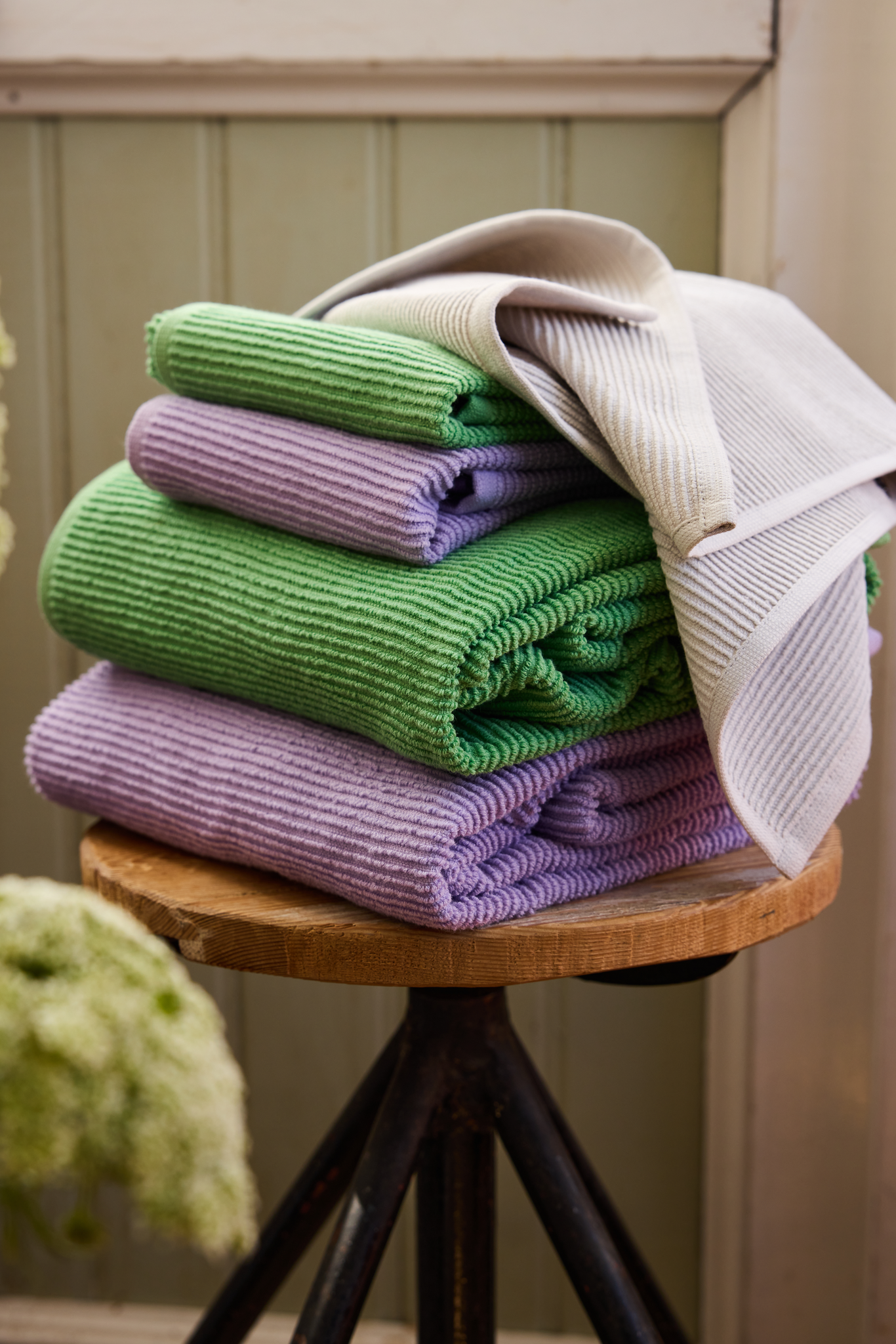 70569-0006-01-06_1; Finlayson Siro Kylpypyyhe Violetti / 70x140 cm 