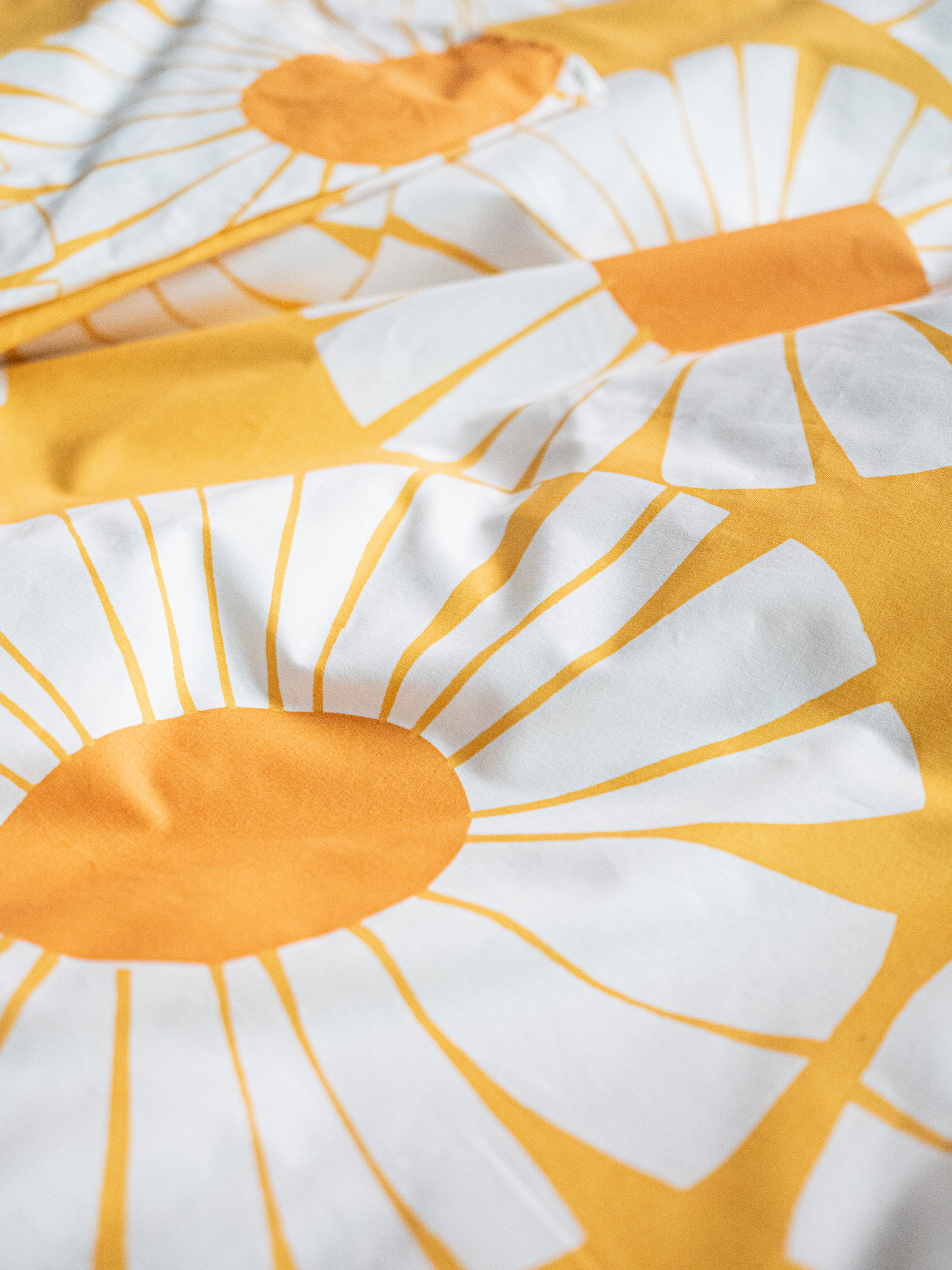 60682-5516-01-05_1; 60652-5516-01-06_1; Finlayson Valo Pussilakanasetti Keltainen / Valkoinen / 150x210 + 50x60 cm 